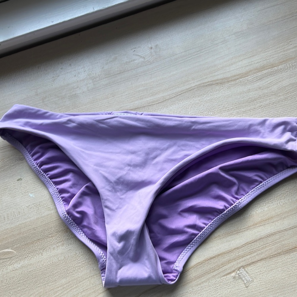 Clean medium bikini bottom